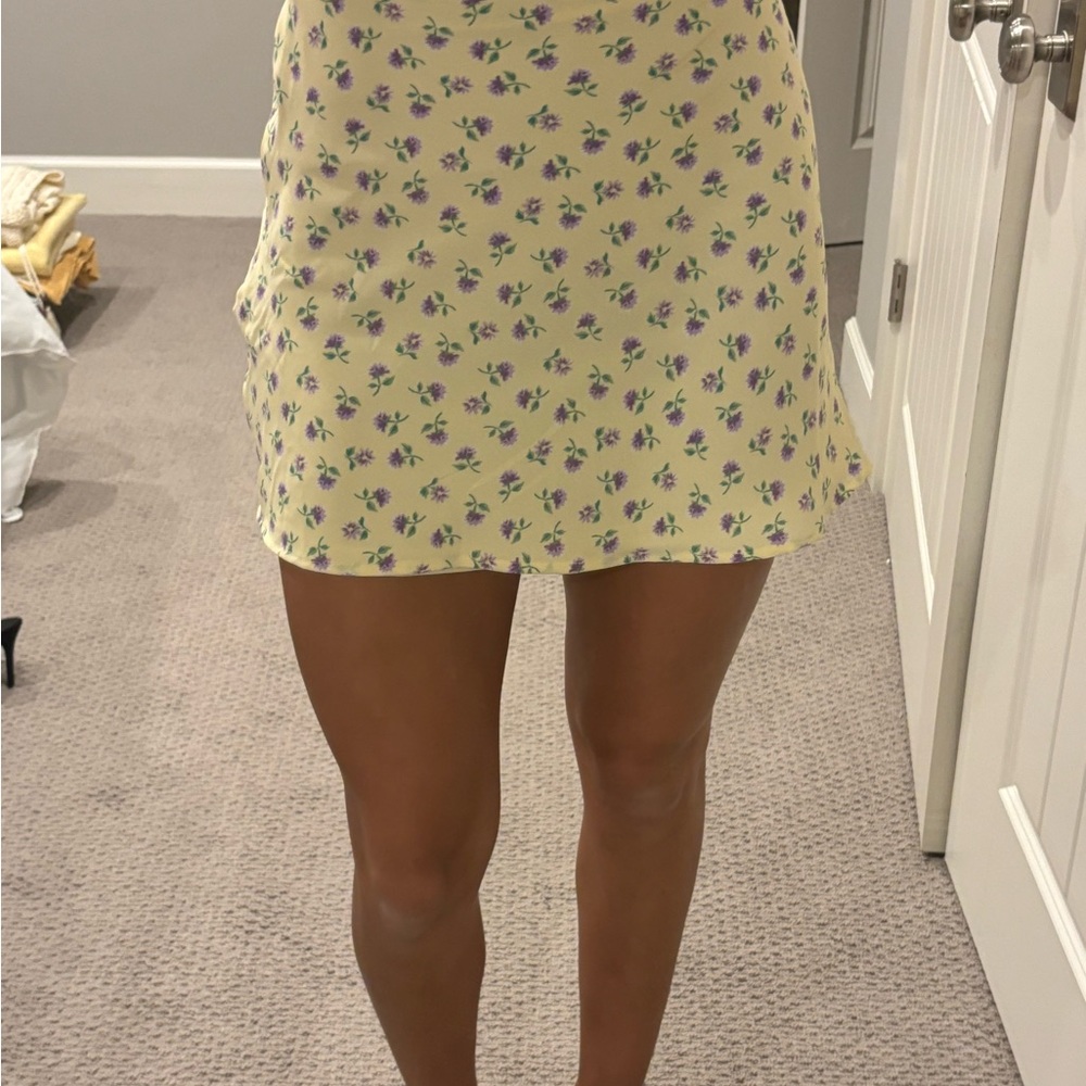 H&M Light Yellow Floral A-Line Skirt